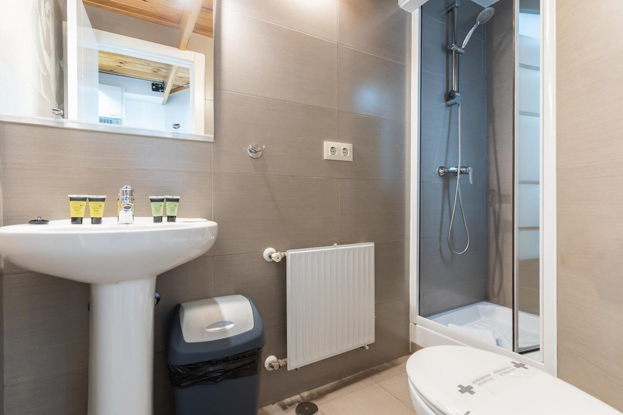 2 Bedrooms 1,5Bathrooms Furnished - Sol - Bright & Functional - Mintystay Madrid Exterior photo